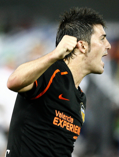 バレンシア アウェーでアルメリアと引き分ける