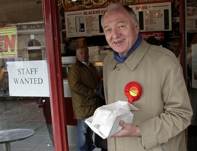 「イモリ好き」前大ロンドン市長、動物園で結婚式