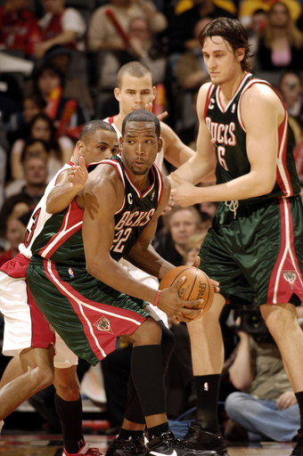 ＜06-07NBA＞バックス レッドの活躍でラプターズに勝利 - カナダ