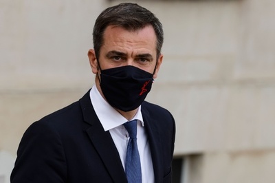 仏警察、保健相の家宅捜索 新型コロナ対応を捜査