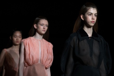 「エミリア・ウィックステッド」17/18年秋冬