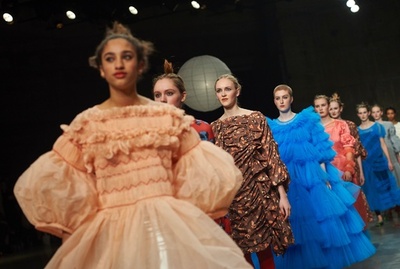 「モリー ゴダード」17/18年秋冬