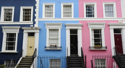 スペルミスで「テロリストハウス」と作文、10歳男児を聴取 英国