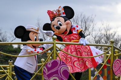 ディズニーランドで新パレード「ミニー、ウィー・ラブ・ユー」