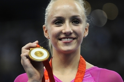 リューキン 体操女子・個人総合で金メダル獲得