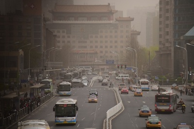 広場に車突っ込む、9人死亡46人負傷 中国湖南省