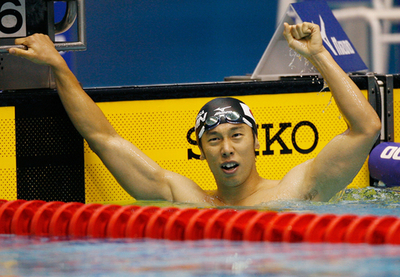 山本 男子100メートルバタフライで金メダルを獲得