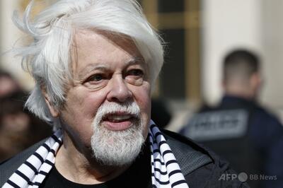 反捕鯨活動家ワトソン容疑者の財団の船、アイスランド沖で拿捕