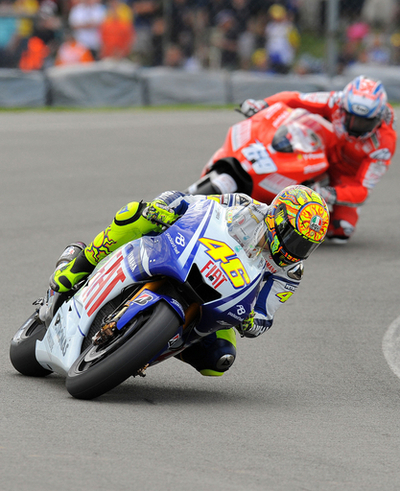 ロッシがシーズン4度目のポールポジション獲得、英国GP