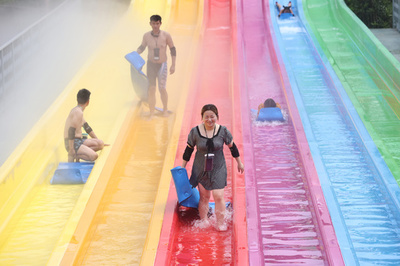 ペットの避暑ホテルに昼食デリバリー 中国で広がる「高温経済」