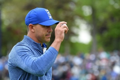 ケプカがメジャー最少スコアで首位維持、ウッズ予選落ち 全米プロ