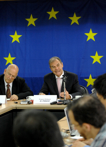 訪朝のEU代表団、北朝鮮の核施設閉鎖を楽観視