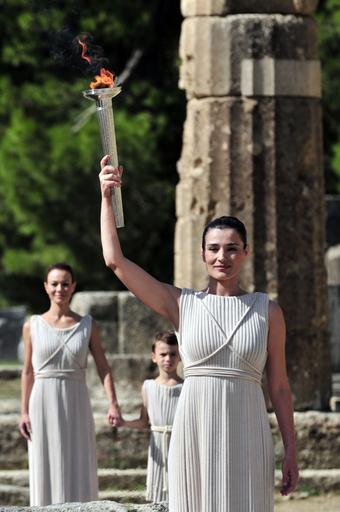 バンクーバー冬季五輪、ギリシャ・オリンピアで聖火採火式