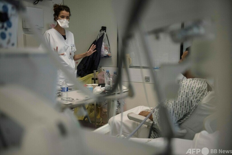 英、新規感染が2日連続最多 仏は渡航制限