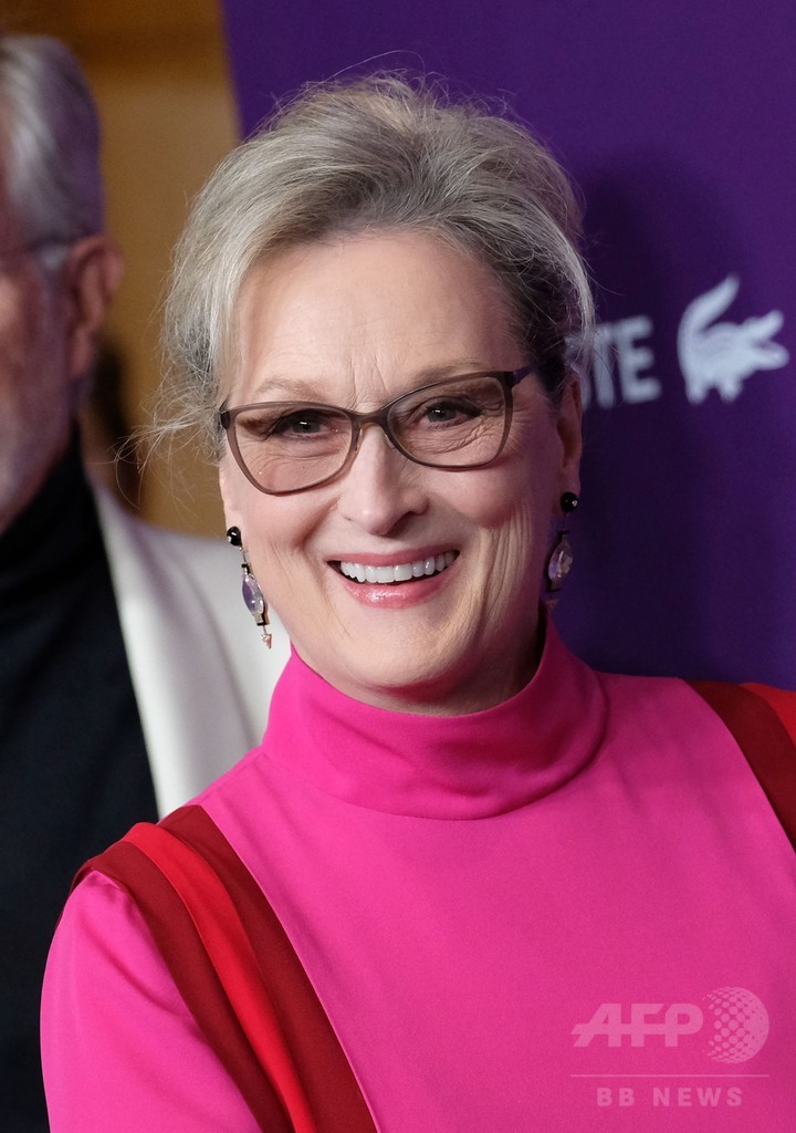 M・ストリープさん、K・ラガーフェルド氏に謝罪要求、オスカー用ドレスでいさかい