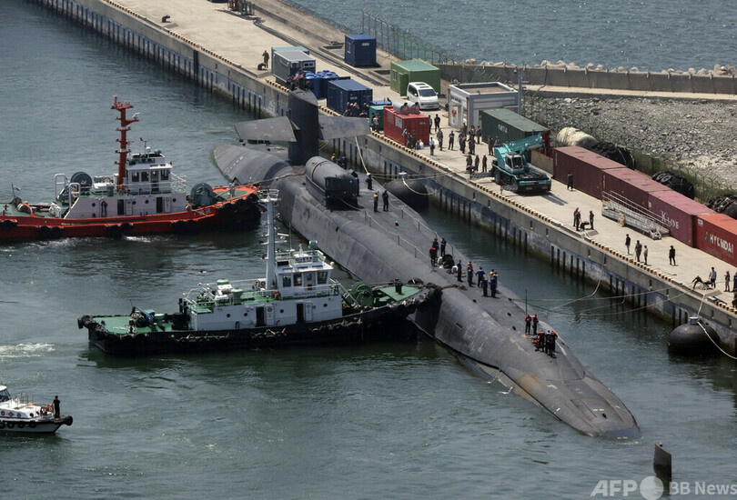 米原潜、韓国・釜山に入港