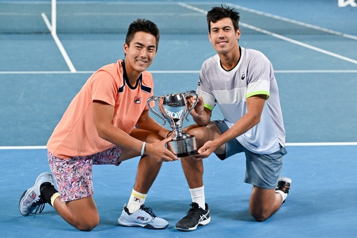 ヒジカタ/クブラー組が全豪OP男子複優勝、地元勢が連覇 写真8枚