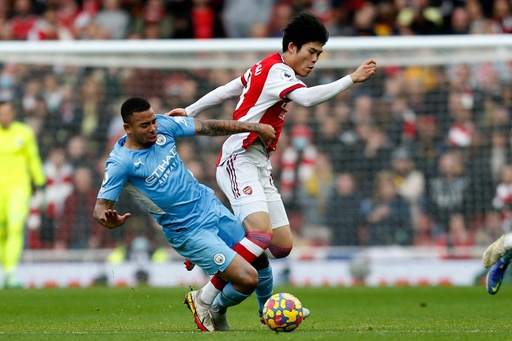 マンcが10人のアーセナルに逆転勝ち 2位との勝ち点差11に 写真10枚 国際ニュース Afpbb News