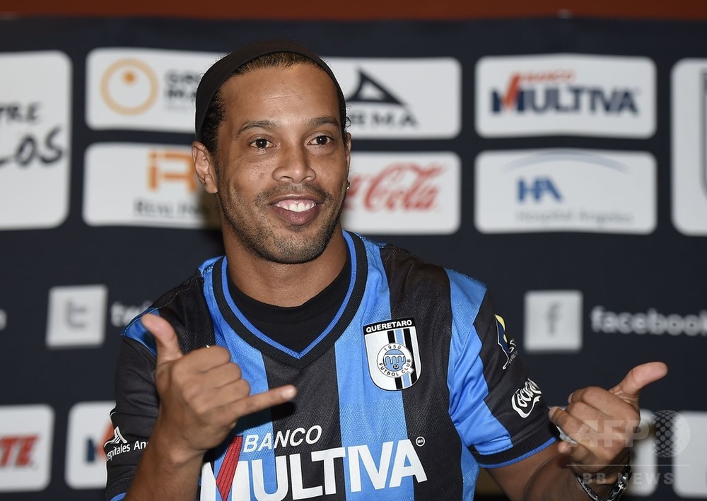 入手困難 14/15 海外限定 メキシコ1部 ケレタロFC ロナウジーニョ XL ロナウジーニョ、メキシコでのタイトル獲得に意欲 写真6枚 国際