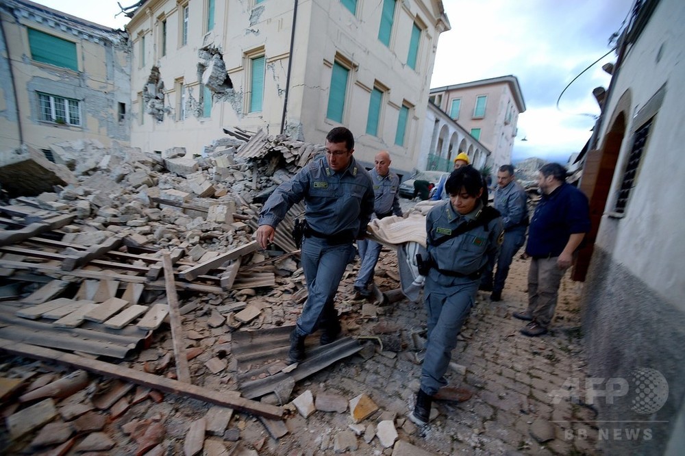 イタリア中部でm6 2の地震 少なくとも10人死亡 建物多数が倒壊 写真5枚 国際ニュース Afpbb News
