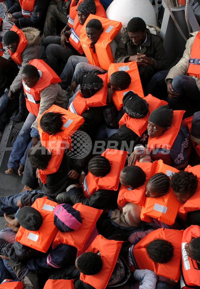 移民希望者を乗せた船がリビア沖で沈没 21人が死亡 写真1枚 国際ニュース：afpbb News