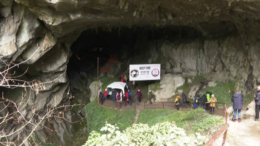 洞窟で閉じこもり実験「ディープタイム」 時計なしで6週間 フランス