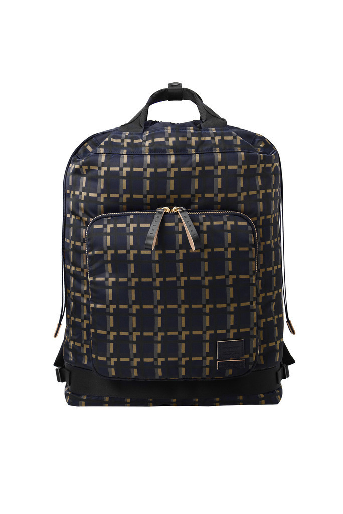 「MARNI×PORTER」第6弾、新色ネイビーが仲間入り