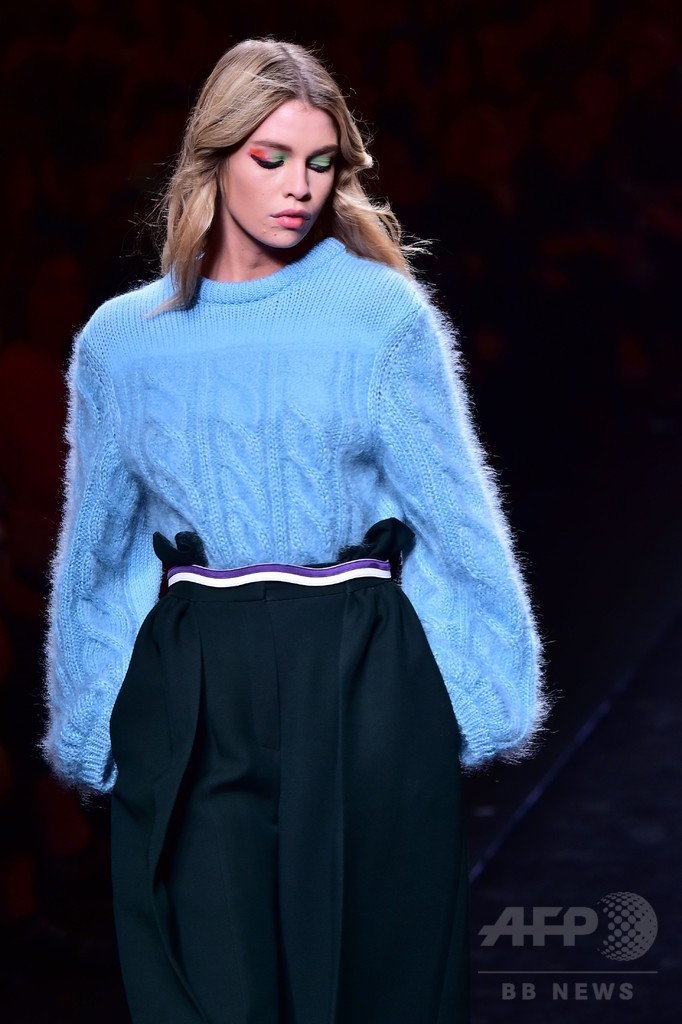 「フェンディ」16/17年秋冬コレクション