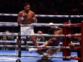 ボクシング、ヘビー級10回戦。フランシス・ガヌー（右）と対戦するアンソニー・ジョシュア（2024年3月9日撮影）。(c)Fayez NURELDINE / AFP