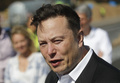米電気自動車（EV）大手テスラのイーロン・マスク最高経営責任者（CEO）。独首都ベルリン近郊で（2020年9月3日撮影、資料写真）。(c)Odd ANDERSEN / AFP