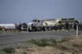 米カリフォルニア州ホルトビル近郊で、衝突事故を起こしたSUVとトラック（2021年3月2日撮影）。(c)Patrick T. FALLON / AFP