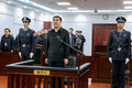 中国遼寧省瀋陽市の中級人民法院（地裁）に出廷したヌル・ベクリ新疆ウイグル自治区元主席（2019年12月2日撮影）。(c)AFP PHOTO / China&apos;s Supreme People&apos;s Court