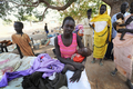 スーダン・ダルフール（Darfur）地方から南部に帰還した住民たち（2010年1月19日撮影）。(c)AFP/TUNMIS/PAUL BANKS