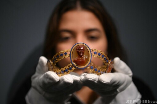 ナポレオンの妻ジョゼフィーヌのティアラ2点、約9000万円で落札 写真11