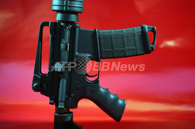 凶器は米軍使用「M16ライフル」の民間モデル、米小学校銃乱射事件