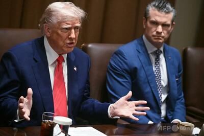 トランプ氏、国防長官を擁護 機密漏洩スキャンダルめぐり