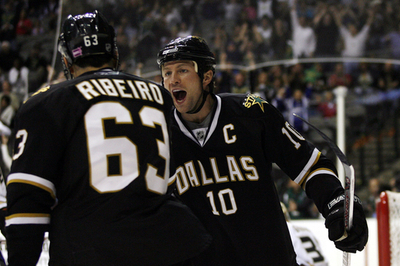 スターズ カウボーイズ降し2連勝
