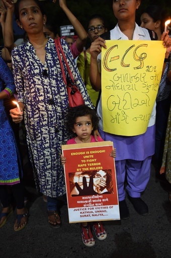 インドで7歳女児のレイプ殺人、相次ぐ性犯罪に怒りの声強まる