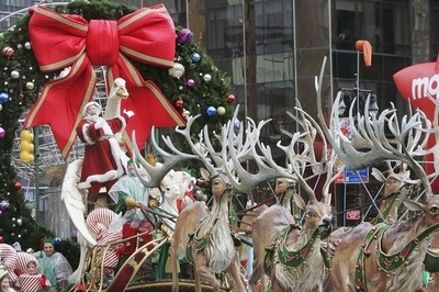 恒例のクリスマスパレードが中止に、訴訟リスクなどを懸念 米国