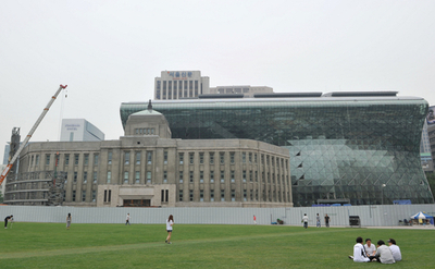 韓国・ソウルの新市庁舎、デザインめぐり賛否両論