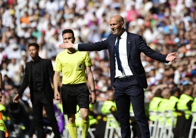 ジダン監督、優勝逃せば去就は「わからない」 ダービーは引き分けに終わる