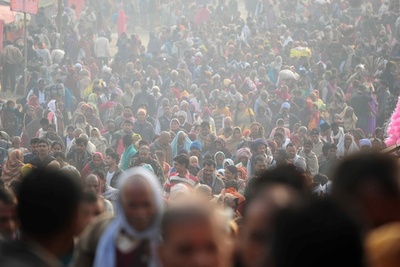 世界人口、2050年に98億人 国連報告書