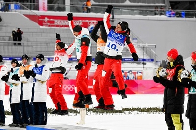 ジャンプ男子団体はオーストリアが金、日本は5位 北京冬季五輪