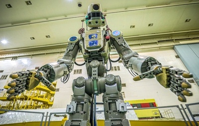 ヒト型ロボット乗せたロシア宇宙船、ISSとのドッキングに成功