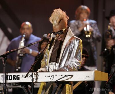 ファンク・ミュージックの先駆者、スライ・ストーンさん死去 82歳