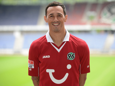 顎を2度骨折したサッカー選手、「かめなくて」引退を表明