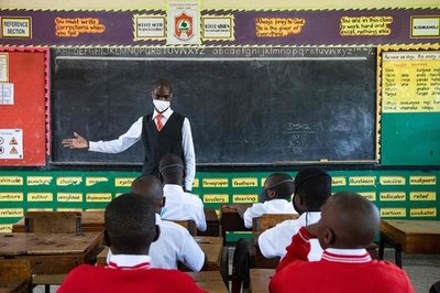 コロナ禍で閉鎖の学校、約2年ぶりに再開 ウガンダ