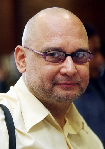 副首相の殺人関与指摘で拘束のブロガー、保釈金支払いハンストも中止