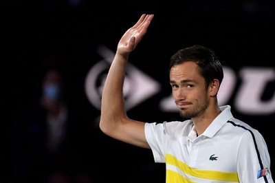 メドベージェフ初の3位 カラツェフ急上昇 最新世界ランキング