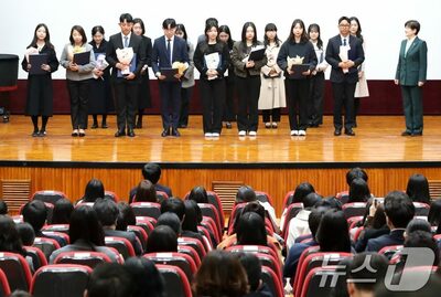 韓国で教師志望者、4年で2万人減…揺らぐ教員の地位と「採用氷河期」が影響